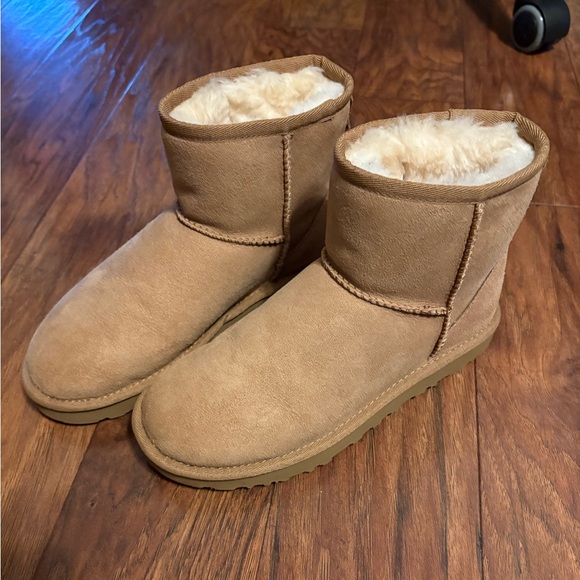 UGG Shoes - UGG Classic Tangled Boots